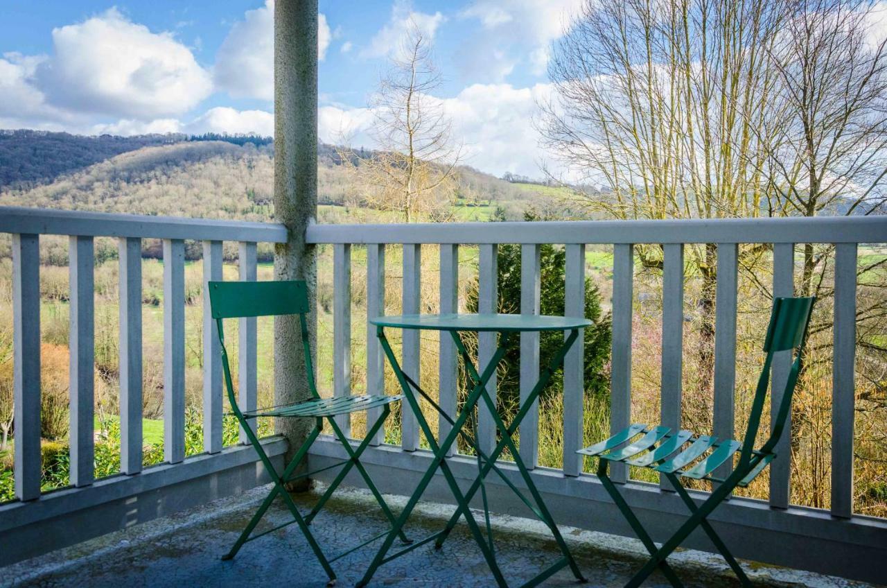 Gites De La Petite Suisse Clécy Exteriör bild